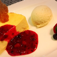 R restaurant & bar - 