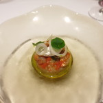 ラ ペ - 茄子のムース　スズキのタルタル　フロマージュブランのムース　ナスタチウムとクルトン