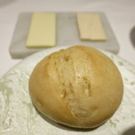 ラ ペ - プレーンパン　無塩バターと南高梅を練り込んだバター