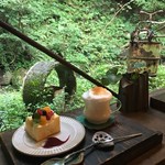 アンティーク カフェ ロード - 甘酒ラテとシフォンケーキ