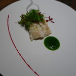 アコルドゥ - 焼きハモとビーツのタルタル