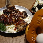 炭焼ゑん - ホルモン焼き（ピリ辛）