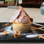 カーサ・デル・チーボ - 真っ白なボネと八戸産あんず『八助』のジェラート