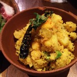 カッチャル バッチャル - 白ゴマとレモンのポテサラ