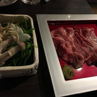 四季彩しをり - 京都丹波和牛コラーゲンテールスープしゃぶしゃぶ 霜降り肉（2,500円）