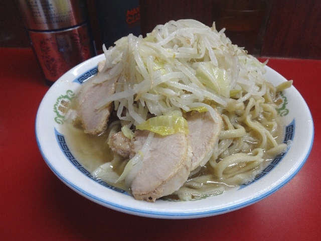 ラーメン二郎 , 小ラーメン豚入り(600円)