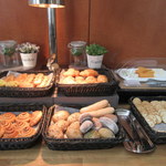 United Club Lounge - 