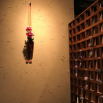 Ishibiki Soba Kyou Shin - 店内点景①
      土佐漆喰の壁が綺麗