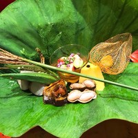草喰 なかひがし - ①あじめどじょう・網ほおずき・とうもろこしプリン・大納言・白イチヂク・茹で落花生・燻製サンマ・和栗・オクラ・枝豆・銀杏・小里芋