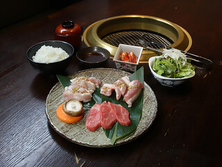 Matsuzaka En - 【ランチ】カルビと豚バラ、かしわの寄せ盛り盛り