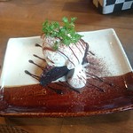 Cafe LINQ Takasegawa - ガトーショコラ。濃厚で美味しい。