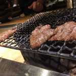 熟成ホルモン・山形牛 炭火焼肉 牛語 - 