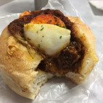 ブーランジェリー・ゼロサンゴ - 2017年9月中旬 中までぎっしりカレーが詰まってます。