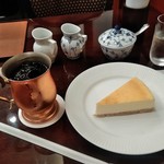 椿屋カフェ - [料理]  金のチーズケーキ セット全景♪ｗ