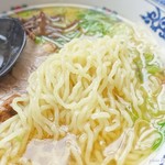 あじゃあじゃ - 2017年8月　こってり塩ラーメンの麺の具合