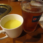安楽亭 - コーンスープに烏龍茶