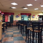 KFC - テーブルが並ぶ店内♪