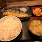 ゆうひ食堂 - 塩サバ定食＝６００円