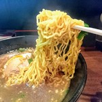 Ganko Ramen - 麺リフト！ 麺、とりすぎじゃね？(笑)(^^;