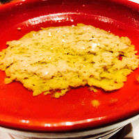 エノテカ ドォーロ 札幌店 - 前菜の盛り合わせ
                二品目
                この熱々オリーブオイルに生野菜理をくぐらせていただきます