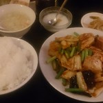 西安餃子楼 - 豚肉とキムチ炒め定食　650円