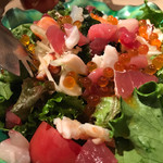 三枚目 助五郎 - 海鮮サラダ