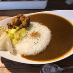 カリーフォルニアダイニング カイ - タンドリーチキン欧風カレー 940円。