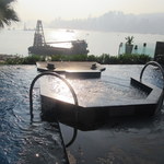 INTERCONTINENTAL HONG KONG - 朝のビクトリア湾を望む