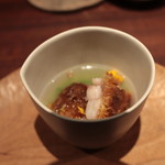 アカ - ●透明なガスパチョ、朝摘みオクラとグジ