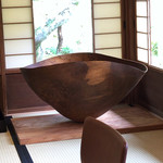 高台寺 十牛庵 - イギリスの作家作品でオーク材とのこと