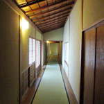 高台寺 十牛庵 - 廊下を進みます