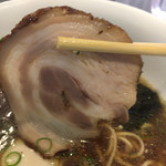 Japanese Soba Noodles 蔦 - スペイン産「イベリコ豚」の豚バラ肉をロールして醤油や赤ワインで煮込んだ煮豚です。