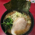 ラーメン 杉田家 - 並 少し薄め、野菜