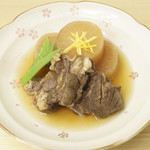 Cow tongue stew with radish