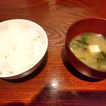 とんかつ とん樹 - ご飯と味噌汁
