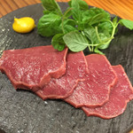 熟成ホルモン・山形牛 炭火焼肉 牛語 - 