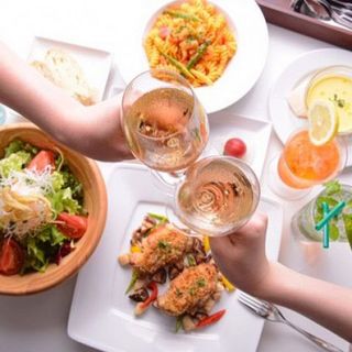 3 hours of all-you-can-drink included ◆ A variety of courses where you can enjoy a relaxing meal