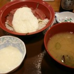 Sukiya - 山かけ鉄火丼＋単品山かけ。しじみ汁
