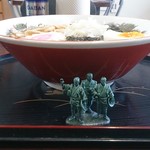 日立丸 船宿 - ラーメン500円　側面