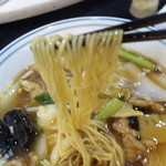 四川料理 溪邦 - 細麺です