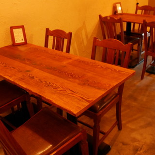 【テーブル席】ガラス張り個室も◎モダン空間でオシャレにお食事を楽しむ