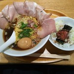 Kurosu - 鶏醤油らーめん＆和牛のローストビーフ丼（小）