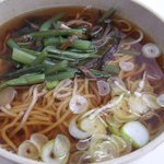 峠の釜めし おぎのや - 山菜そばなのに、山菜すくないよ～