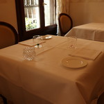 Alle Corone Restaurant - 真っ白なテーブルクロスが素敵