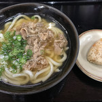 人力うどん - 肉うどん＝４５０円
            かしわおにぎり １個＝８０円