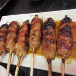 Yakitori Zen - 焼鳥の〆は自家製のつくね串でした。
                      