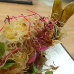 東 - ＊カダイフが巻かれていますので、食感がいいこと。