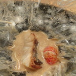 東 - 前回の「金目」のソースも感動しましたけれど、「アラ」と「オマール」の旨みが凝集されたこのスープも絶品。 バターなどは不使用だそうですが、この濃厚さと旨みは中々味わえませんね。