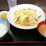 Sanキッチン - Ａランチ 肉野菜定食670円