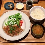 比内地鶏と秋田ご飯 ヒナとハチ - 